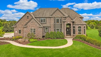 N66W27127 Tamnamore Dr, Sussex, WI 53089