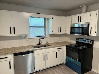 320 E Thurman St, Prairie Grove, AR 72753