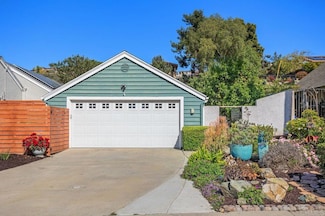 6804 Urubu St Unit 2, Carlsbad, CA 92009