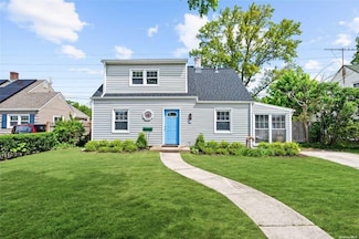 63 Old Farm Rd, Levittown, NY 11756