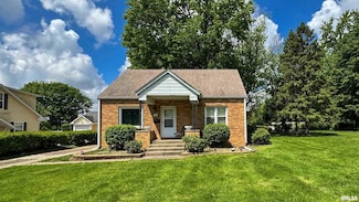 207 N Eisele Dr, Peoria, IL 61604