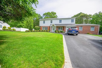 49 Nottingham Dr, Middle Island, NY 11953