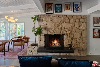 7211 Chelan Way, Los Angeles, CA 90068