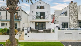 307 18th St, Huntington Beach, CA 92648