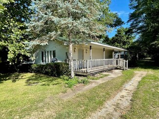 60 W Toto Rd, North Judson, IN 46366
