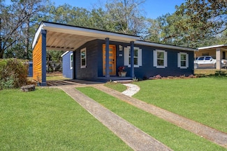 1028 Calloway St, Tallahassee, FL 32304