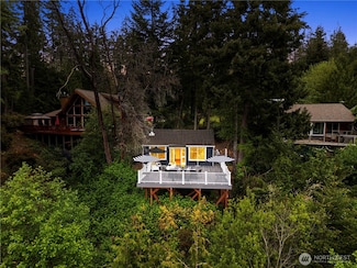 1280 E Island View Rd, Grapeview, WA 98546