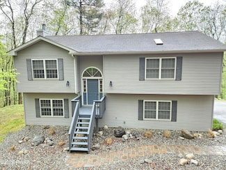 170 Apple Dr, Milford, PA 18337