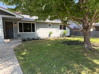 1651 Alexander Ln, Grants Pass, OR 97527
