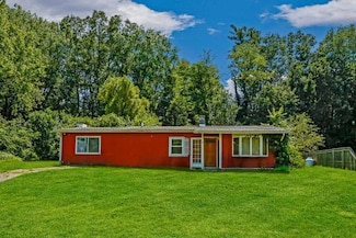 12 Park Cir, Mount Marion, NY 12456