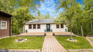 2834 Calmes Neck Ln, Boyce, VA 22620