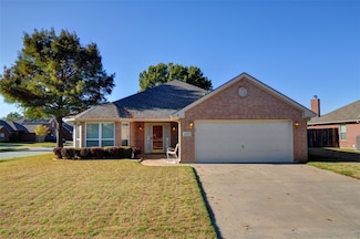 301 Mary Kay Ct, Burleson, TX 76028