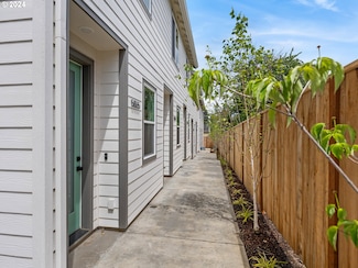 5865 NE Prescott St Unit 5, Portland, OR 97218