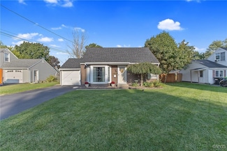304 Hyland Dr, Syracuse, NY 13212