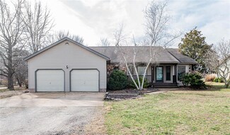 630 Courtney St, Saint James, MO 65559