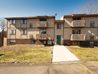 329 Ridge Point Cir Unit B31, Bridgeville, PA 15017
