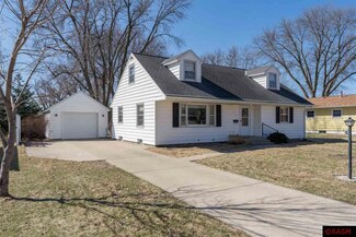 205 Capital Dr, Mankato, MN 56001