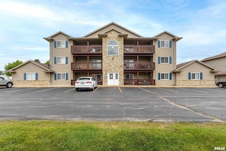 109 E Price St Unit 203, Eldridge, IA 52748