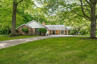 4396 Laurel Dr, Saint Joseph, MI 49085