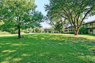 711 Eberhart Ln Unit 106, Austin, TX 78745