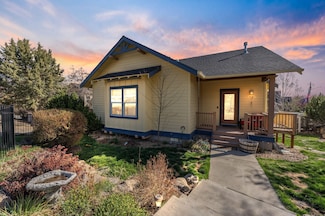 2258 SW 36th St, Redmond, OR 97756