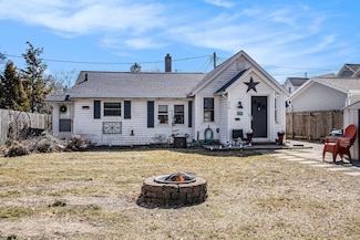 310 Van Buren St, South Haven, MI 49090
