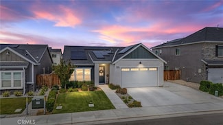 9008 Pine Breeze Ln, Shafter, CA 93263