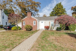 19 Coulters Rd, Cranston, RI 02920