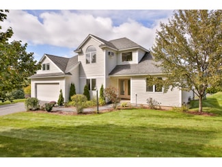 47 Apple Blossom Dr, West Lebanon, NH 03784