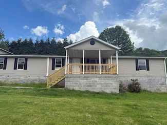 54 Sprout St, Clear Fork, WV 24822