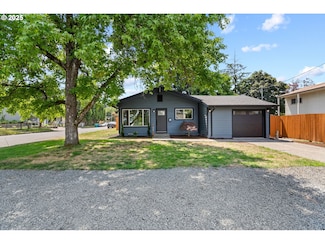 9152 NE Oregon St, Portland, OR 97220