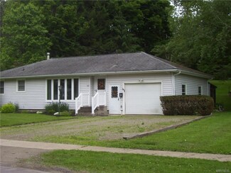 192 Mill St, Springville, NY 14141