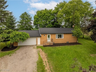 14867 Cenfield St NE, Alliance, OH 44601