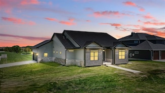 1 Ember Ln, West Branch, IA 52358