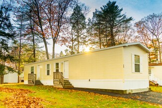 29 Candy Ln, Brunswick, ME 04011