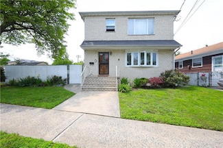 27 Husson St, Staten Island, NY 10305