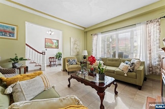 215 Jane St, Weehawken, NJ 07086