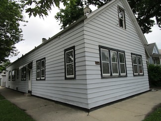 5028 W 32nd St, Cicero, IL 60804