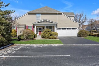 25 Durham Rd, Bayport, NY 11705