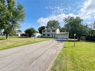 38 Omega Dr, Rochester, NY 14624