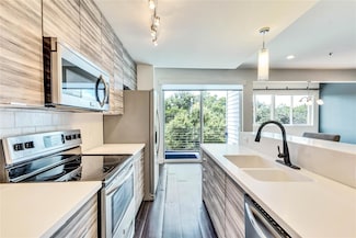 604 N Bluff Dr Unit 105, Austin, TX 78745
