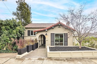 100 Sonia St, Oakland, CA 94618