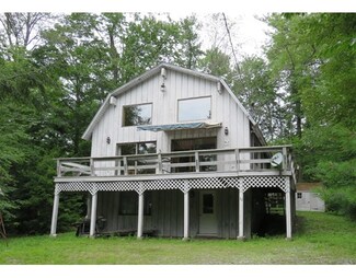 32 Lakeview Ln, Tolland, MA 01034