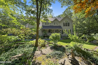 431 Canoe Brook Dr, Milford, PA 18337