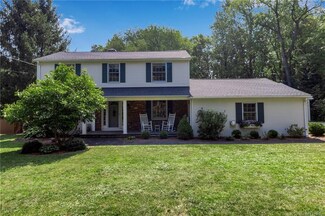 208 Treehaven Dr, East Aurora, NY 14052