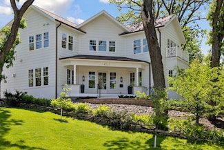 4717 Meadow Rd, Edina, MN 55424