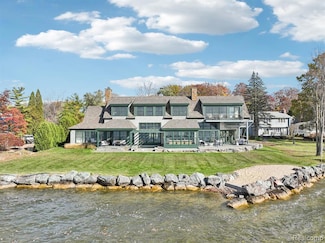 12410 Woodhull Landing, Fenton, MI 48430