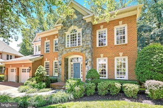 3530 Schuerman House Dr, Fairfax, VA 22031