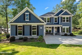 106 Josephs Point, West End, NC 27376