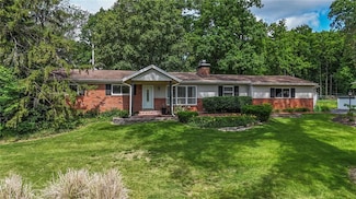 6 Fawnwood Dr, Saint Louis, MO 63128